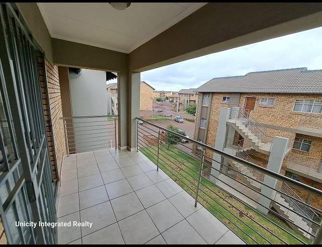 2 BEDROOM APARTMENT FOR SALE IN STONERIDGE